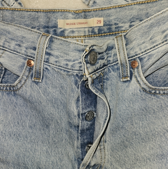 Levi's Wedgie Straight Jeans - Picture 1 of 5